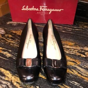 AUTHENTIC Salvatore Ferragamo Vara Ballerina Shoes
